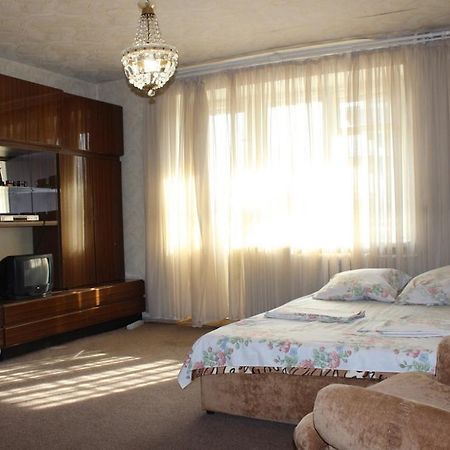 Apartment Near Opera Hause Днепр Экстерьер фото